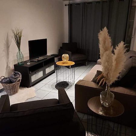 Appartement Rdc Plein Centre Avec Terrasse Visé Kültér fotó