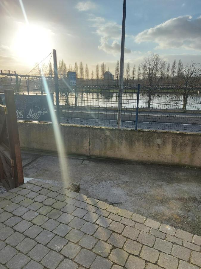 Appartement Rdc Plein Centre Avec Terrasse Visé Kültér fotó